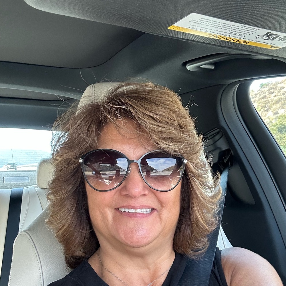 Meet your Posher, Laura